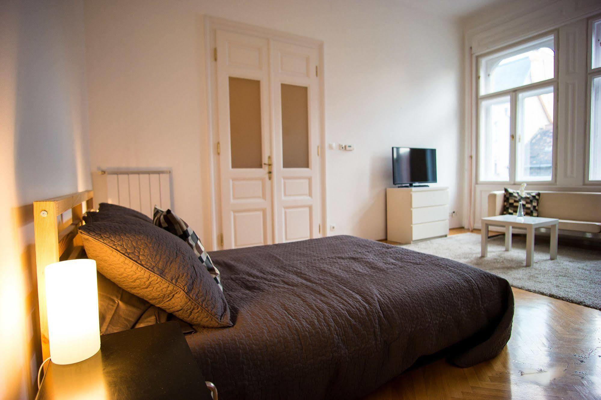 Opera Guesthouse Budapest Exterior photo